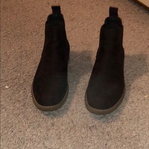 Women’s Chelsea boots